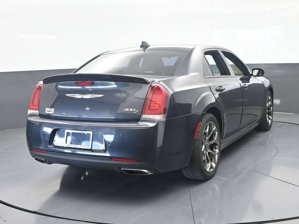 Used 2018 Chrysler 300 S w/ 300S Premium Group RWD image 5