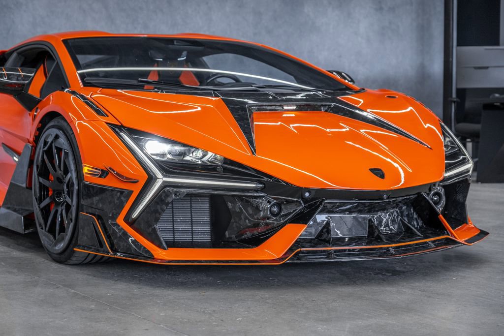 Used 2024 Lamborghini Revuelto AWD/4WD image 4