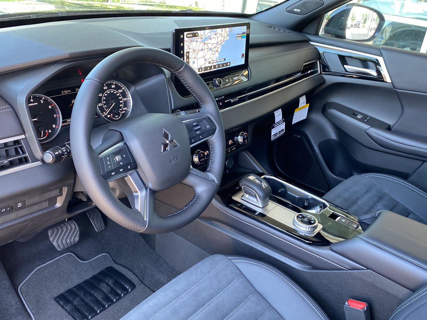 New 2026 Mitsubishi Outlander LE AWD/4WD image 12