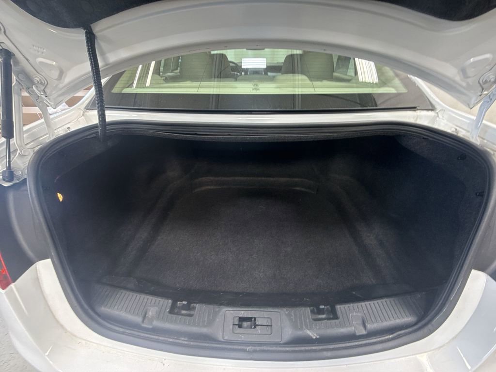 Used 2015 Ford Taurus SEL FWD image 35