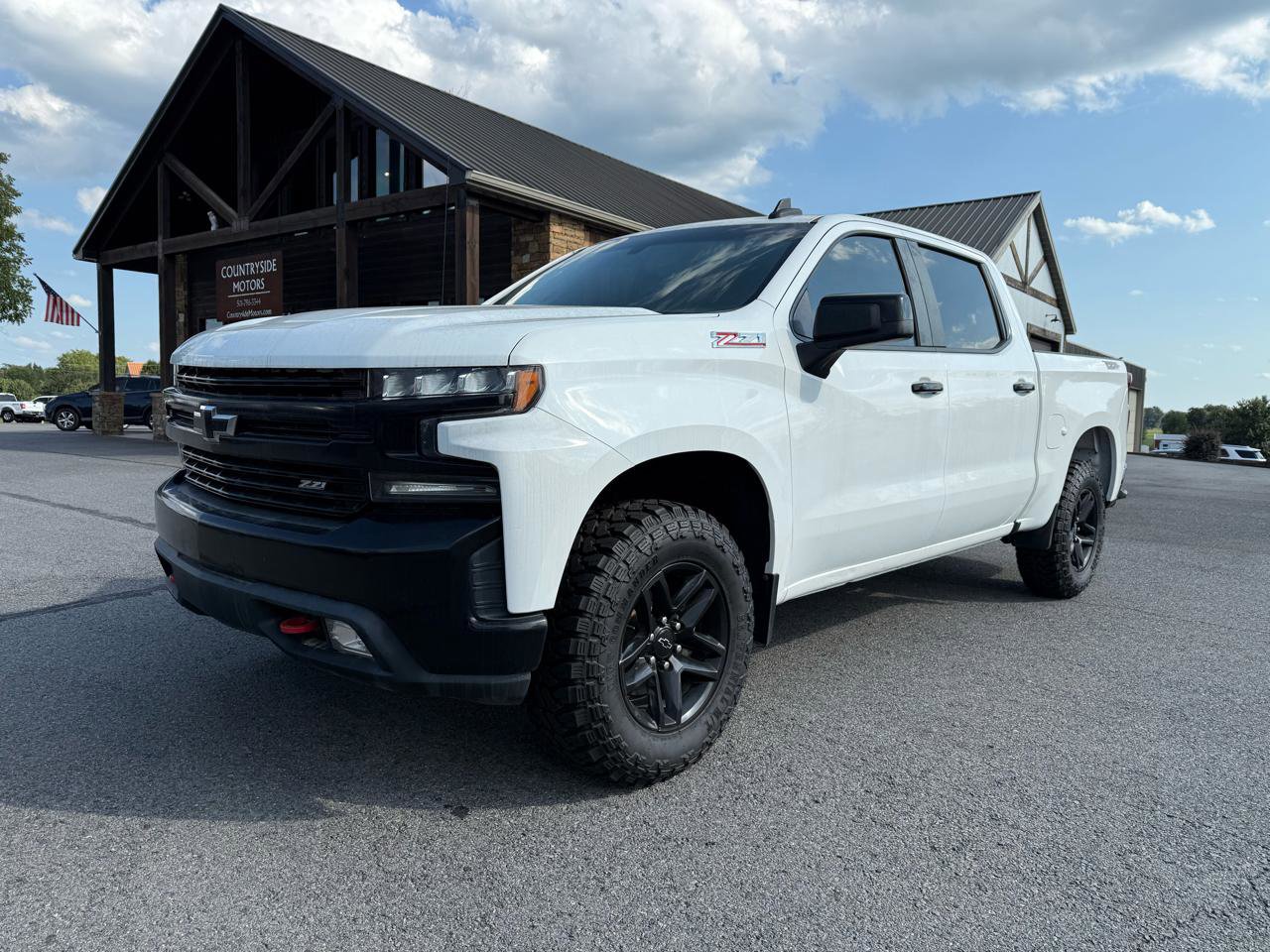 Used 2020 Chevrolet Silverado 1500 LT Trail Boss w/ Convenience Package AWD/4WD image 2