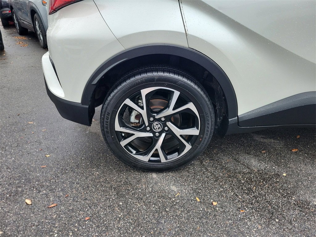 Used 2020 Toyota C-HR LE image 14