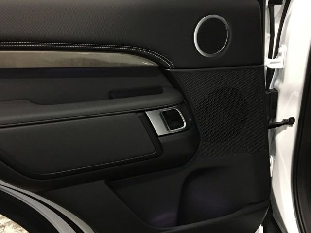 New 2023 Land Rover Discovery Metropolitan Edition image 23