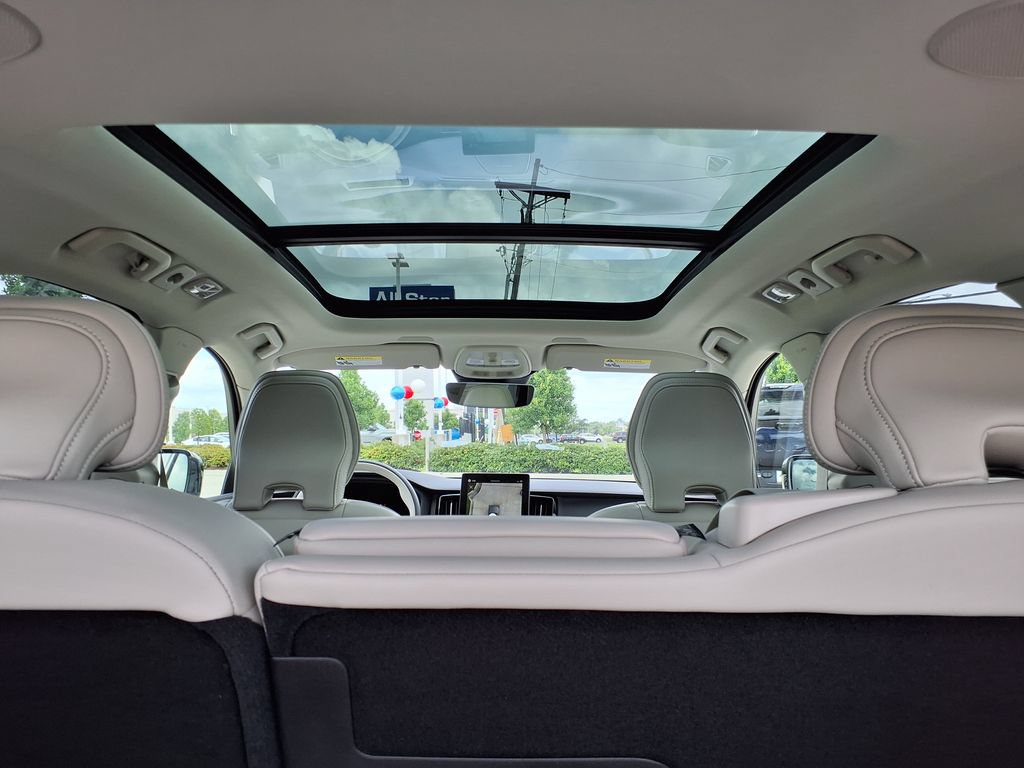 New 2026 Volvo XC60 T8 Ultra w/ Protection Package Premier AWD/4WD image 23