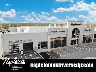 Used 2024 Chrysler Pacifica Select image 33