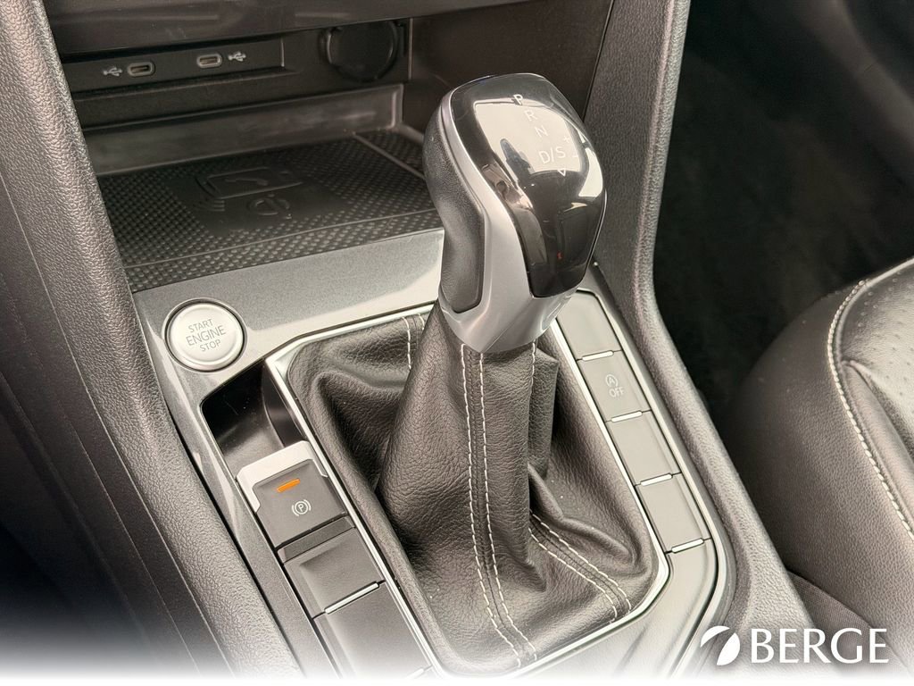 Used 2022 Volkswagen Tiguan SE image 30