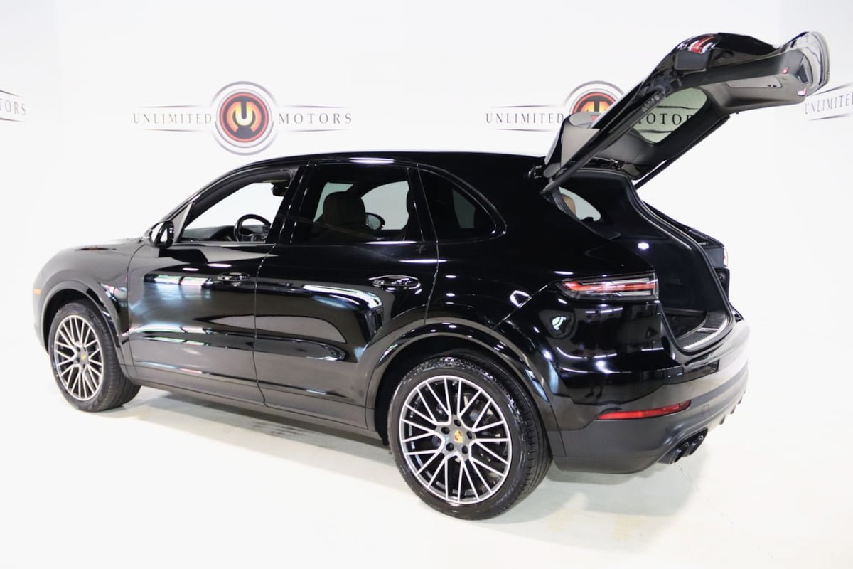 Used 2022 Porsche Cayenne Platinum Edition AWD/4WD image 32