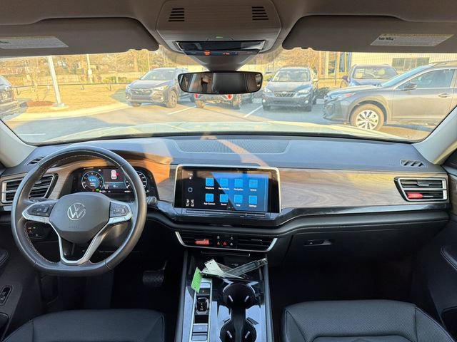 Used 2025 Volkswagen Atlas SE image 21