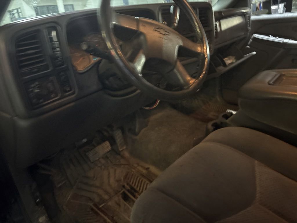 Used 2004 Chevrolet Silverado 2500 LS image 11