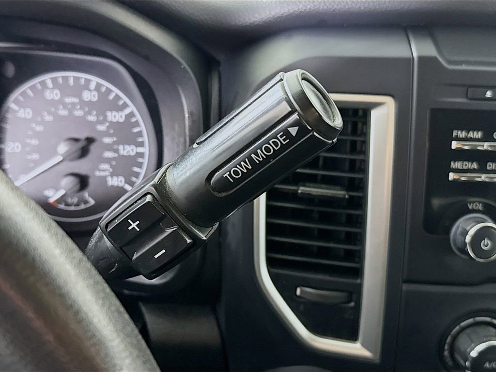 Used 2017 Nissan Titan S image 7