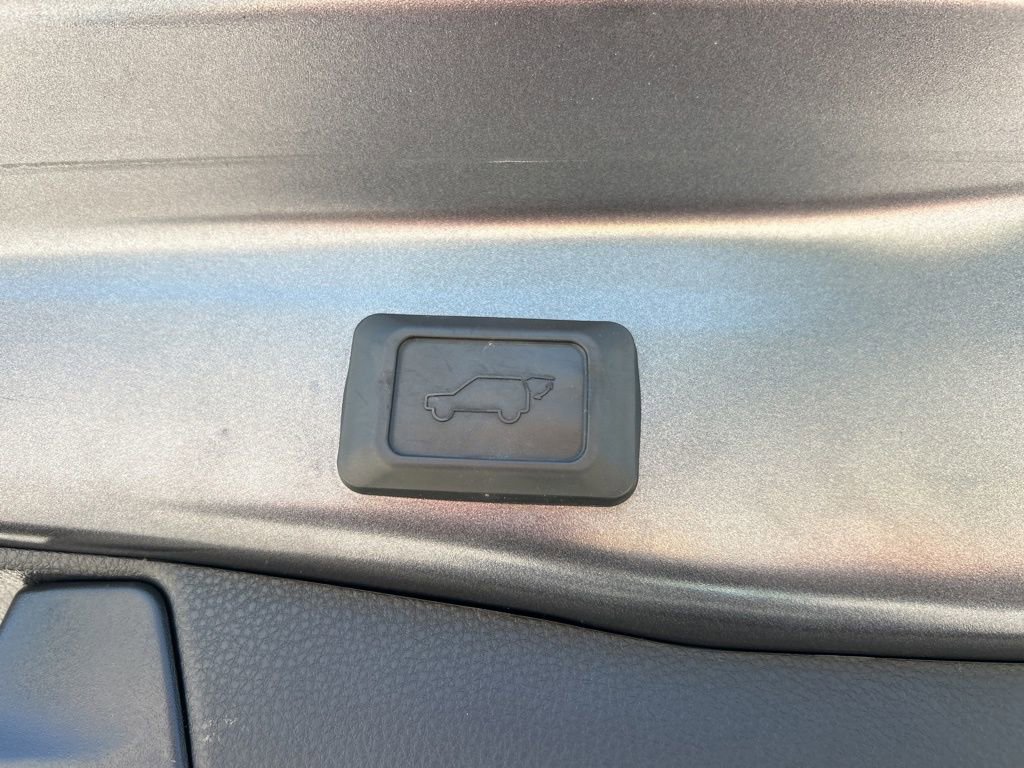 Used 2023 Toyota RAV4 XLE Premium image 46