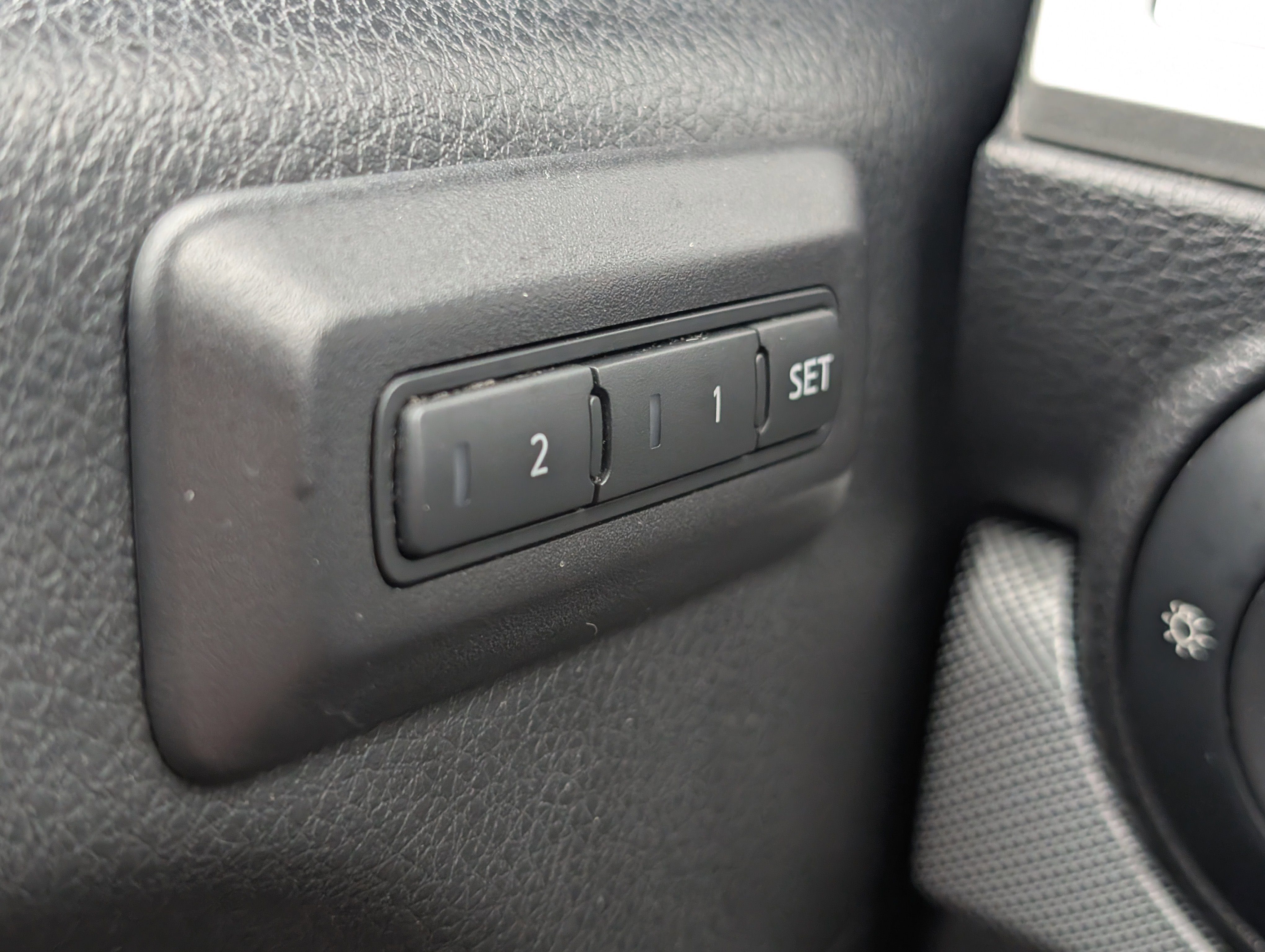 Used 2017 Nissan Titan PRO-4X w/ Pro-4x Convenience Package AWD/4WD image 13