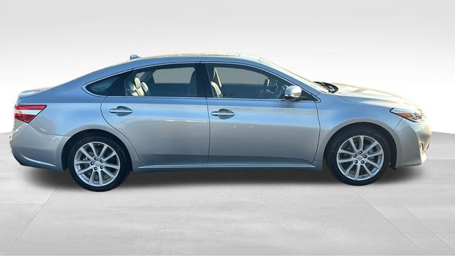 Used 2015 Toyota Avalon Limited image 29