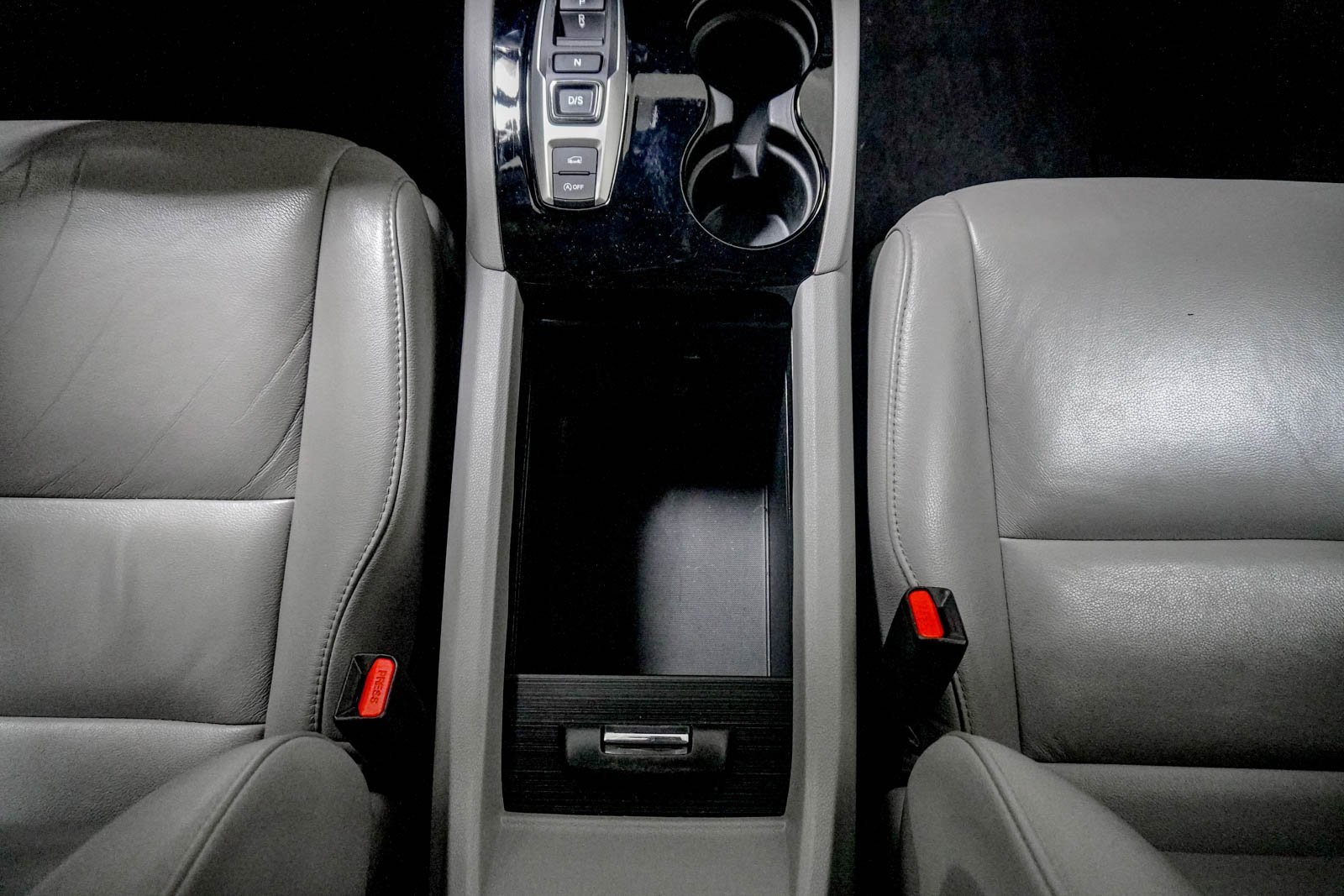 Used 2020 Honda Pilot Touring image 31