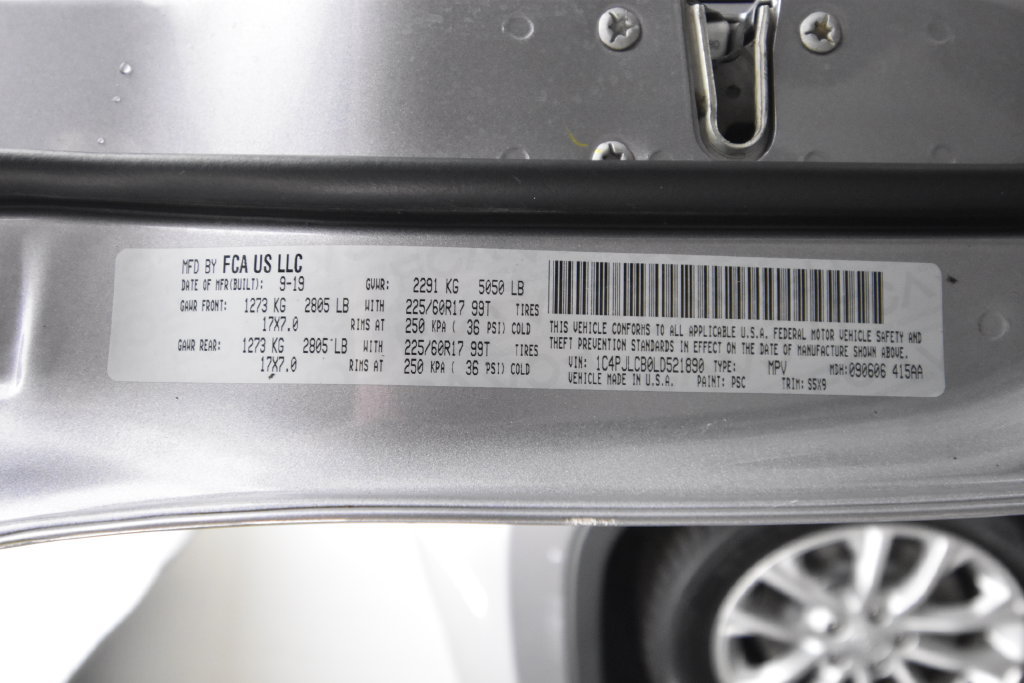 Used 2020 Jeep Cherokee Latitude FWD image 22