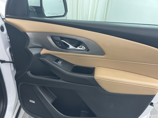 Used 2023 Chevrolet Traverse Premier image 19