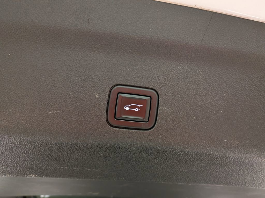 Used 2021 GMC Yukon AT4 w/ AT4 Premium Plus Package image 11