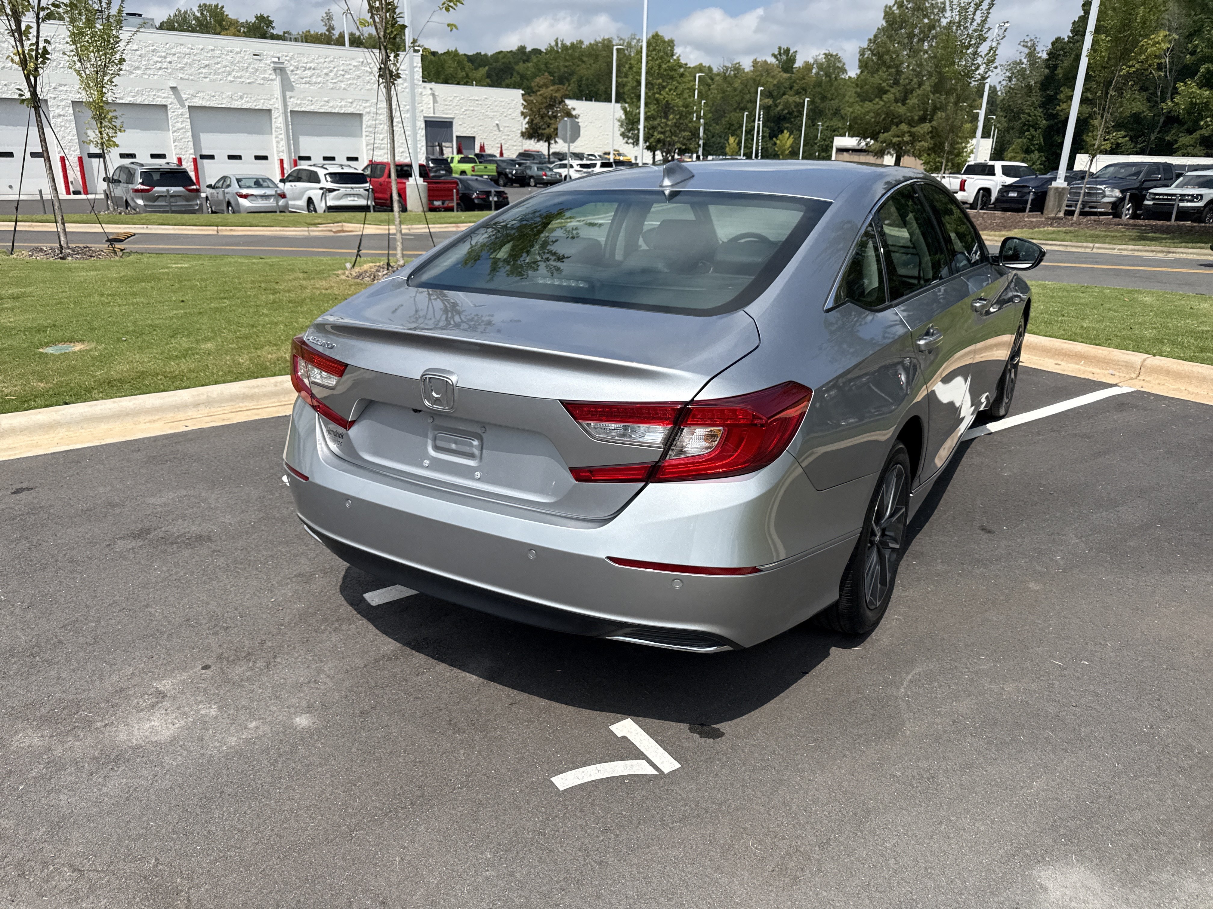 Used 2022 Honda Accord EX-L image 10