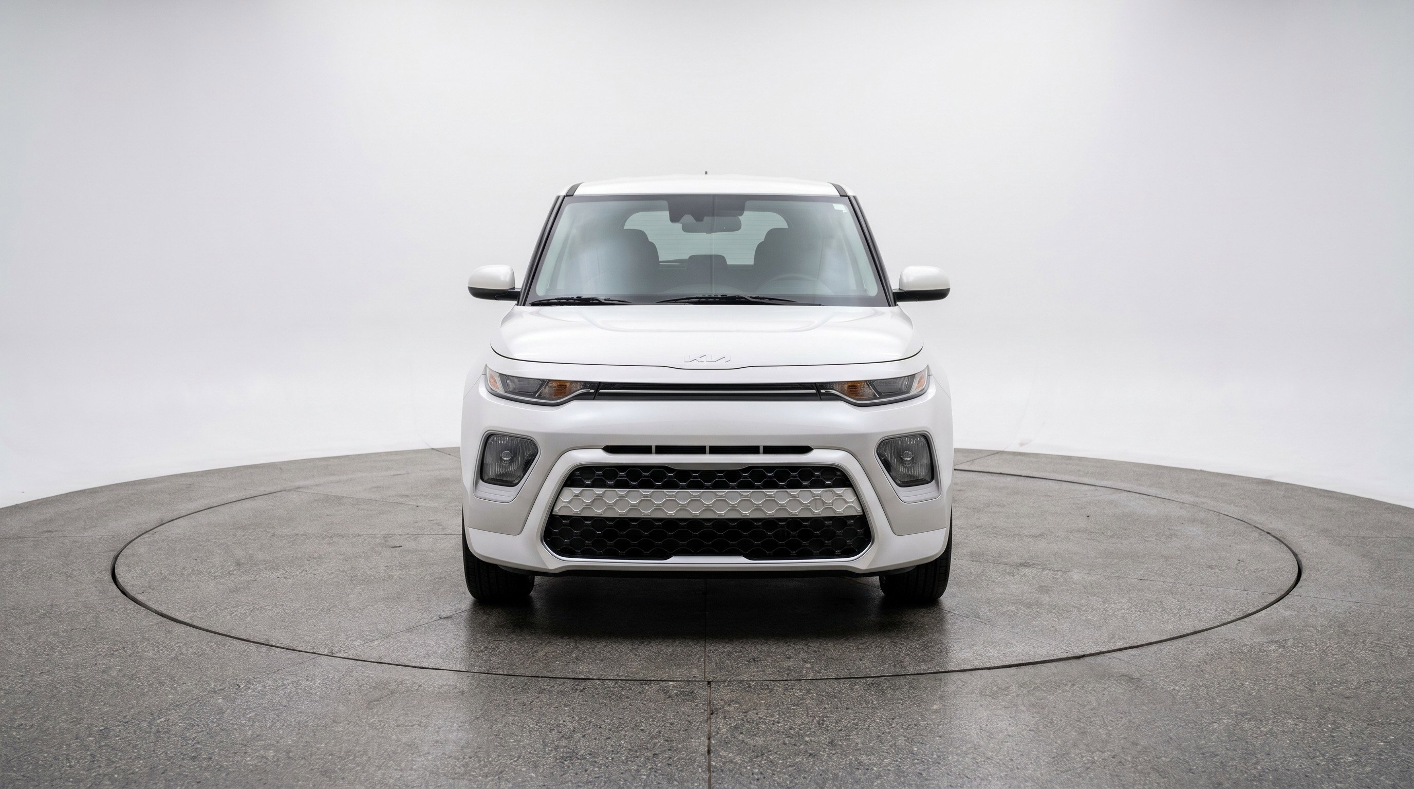 Used 2025 Kia Soul LX w/ LX Technology Package FWD image 2