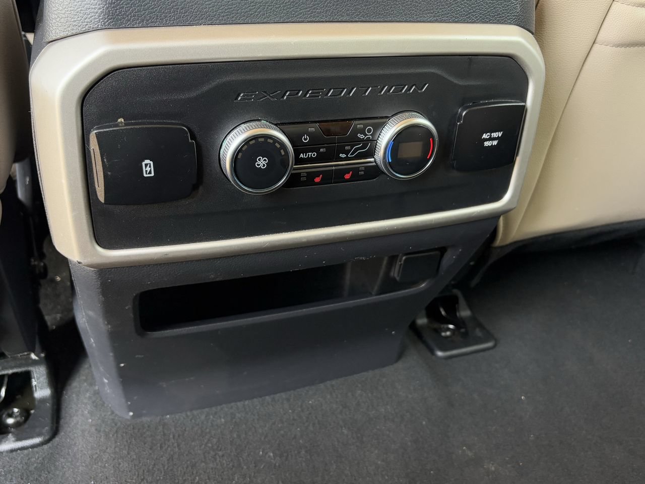 Certified 2024 Ford Expedition Limited RWD image 23
