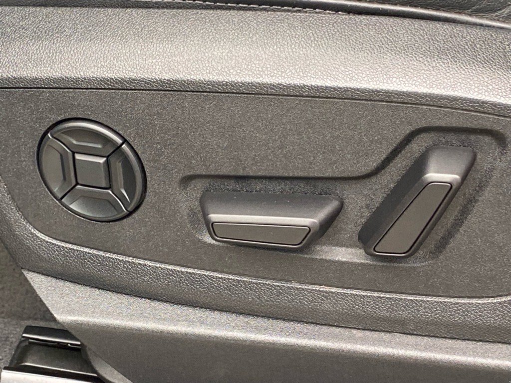 Used 2022 Audi e-tron Premium image 15