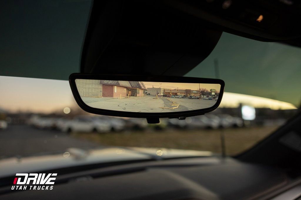 Used 2025 GMC Sierra 3500 AT4 w/ AT4 Premium Plus Package image 32