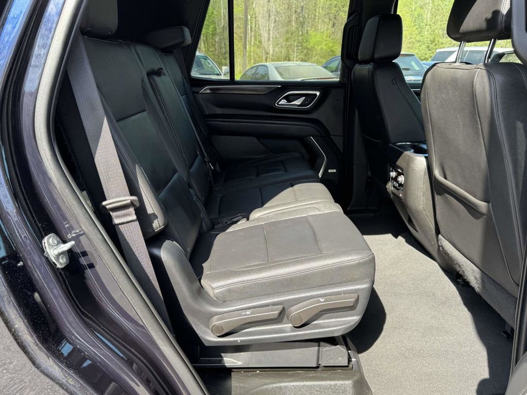 Used 2023 Chevrolet Tahoe Z71 w/ Luxury Package AWD/4WD image 16