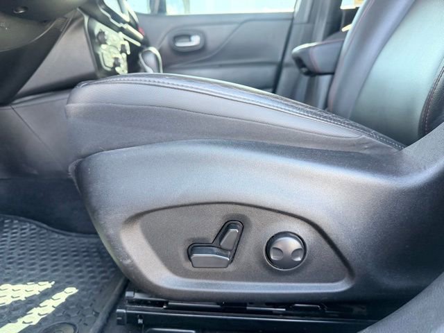 Used 2022 Jeep Renegade Trailhawk w/ Trailer Tow Group AWD/4WD image 24