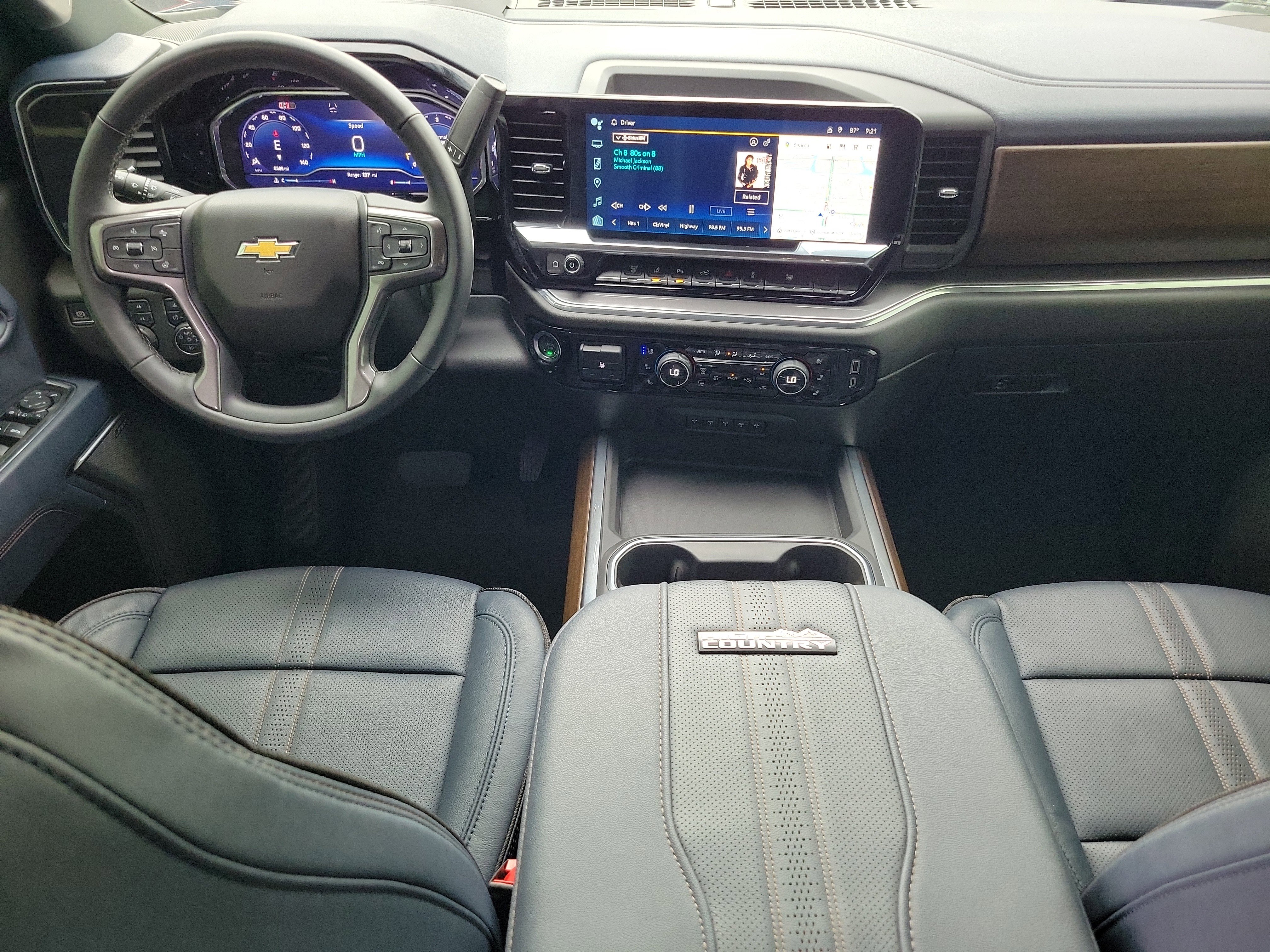 Used 2025 Chevrolet Silverado 3500 High Country w/ Technology Package image 11