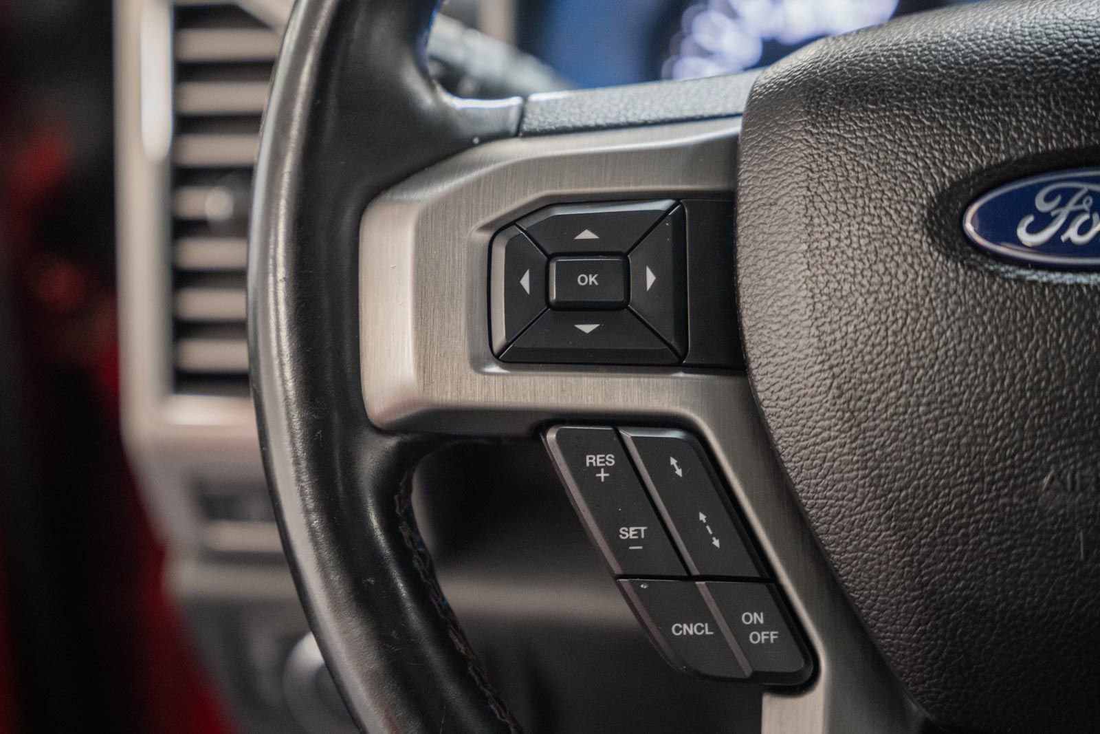 Certified 2018 Ford F150 Platinum w/ Equipment Group 701A Luxury image 38