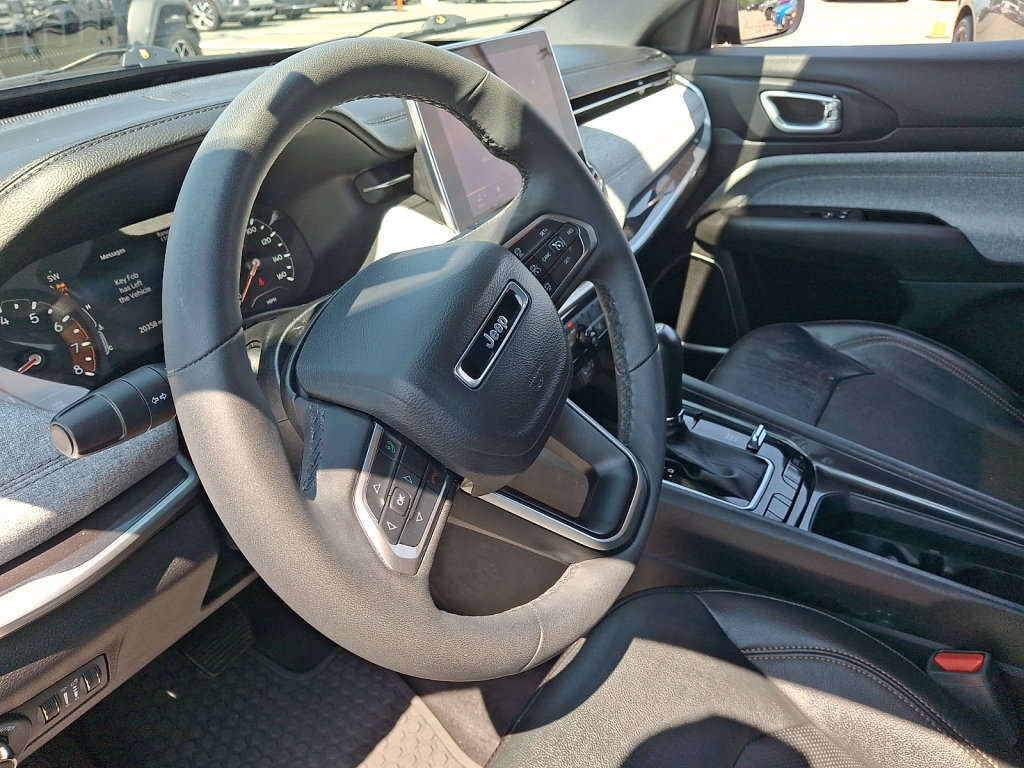 Used 2023 Jeep Compass Latitude AWD/4WD image 29