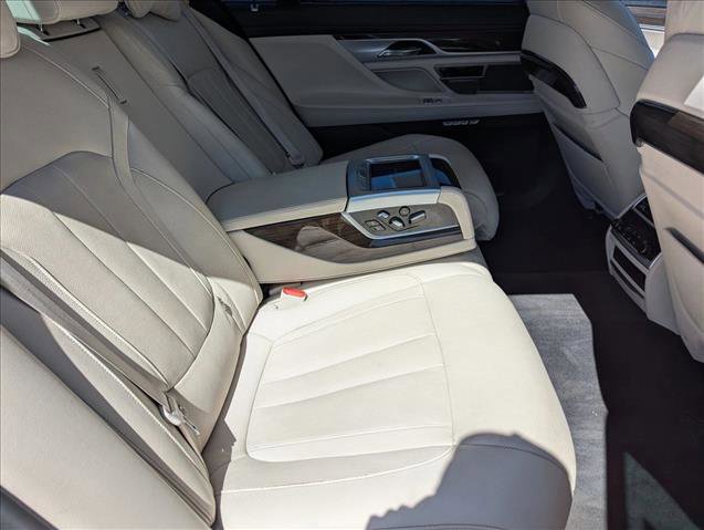 Used 2018 BMW 740e xDrive image 20