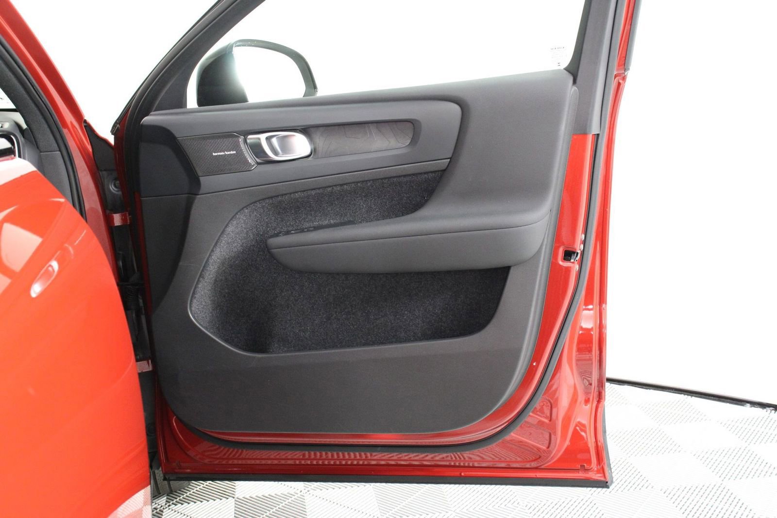 Used 2023 Volvo C40 P8 Recharge Ultimate AWD/4WD image 21