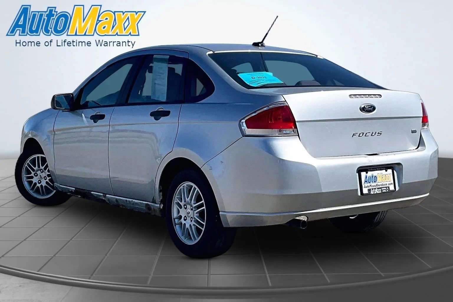 Used 2010 Ford Focus SE FWD image 7