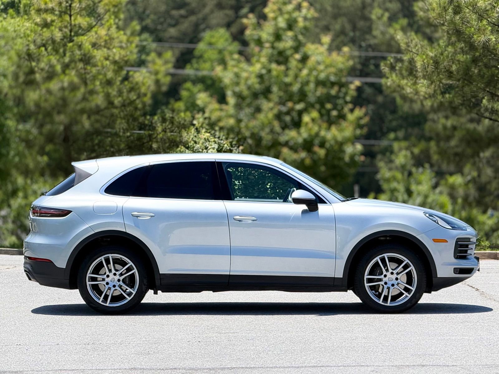 Used 2020 Porsche Cayenne AWD/4WD image 12