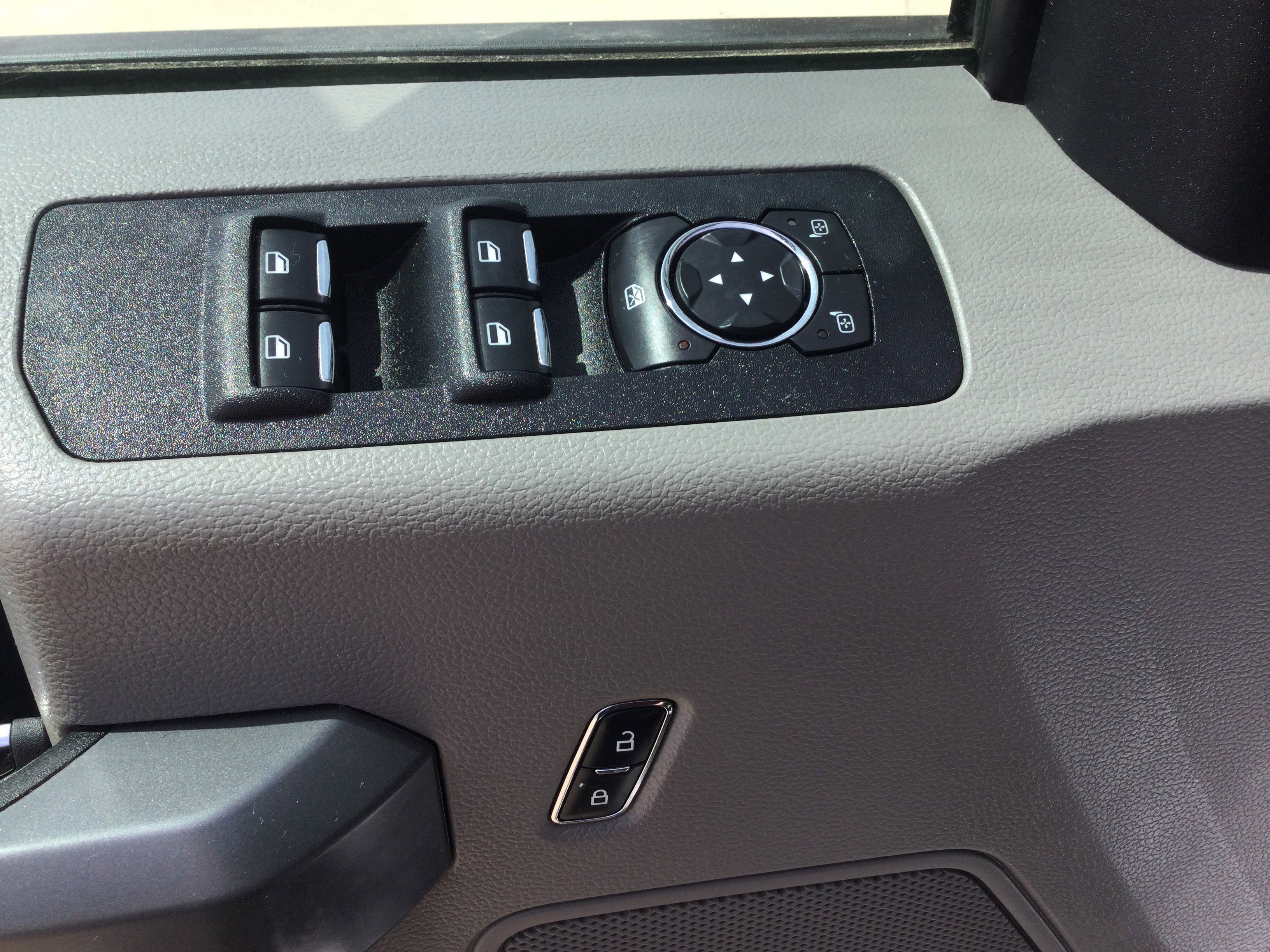 Used 2018 Ford F150 XLT AWD/4WD image 8