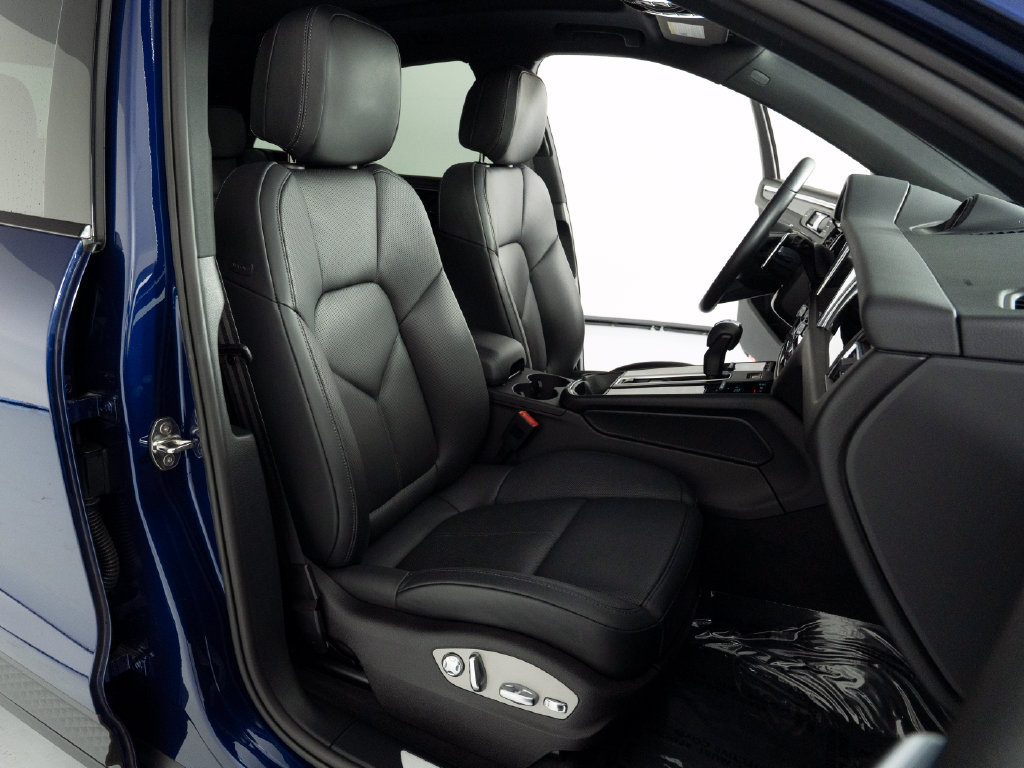 Certified 2026 Porsche Macan S AWD/4WD image 40