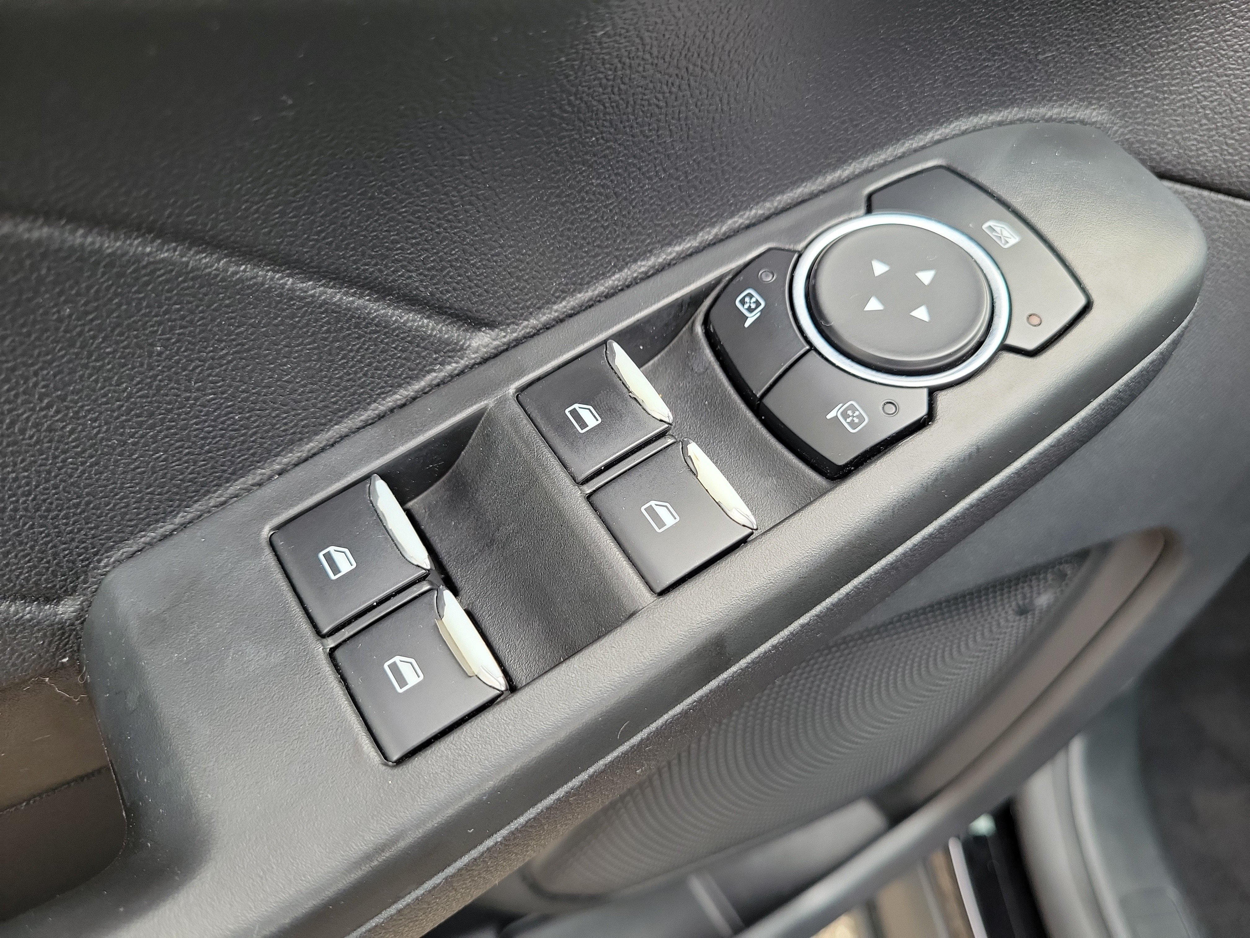 Used 2022 Ford Escape SE FWD image 20