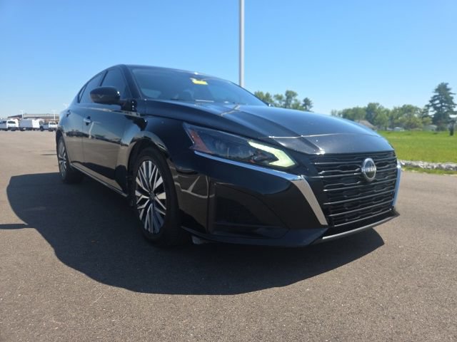 Used 2024 Nissan Altima 2.5 SV w/ SV Premium Package AWD/4WD image 1