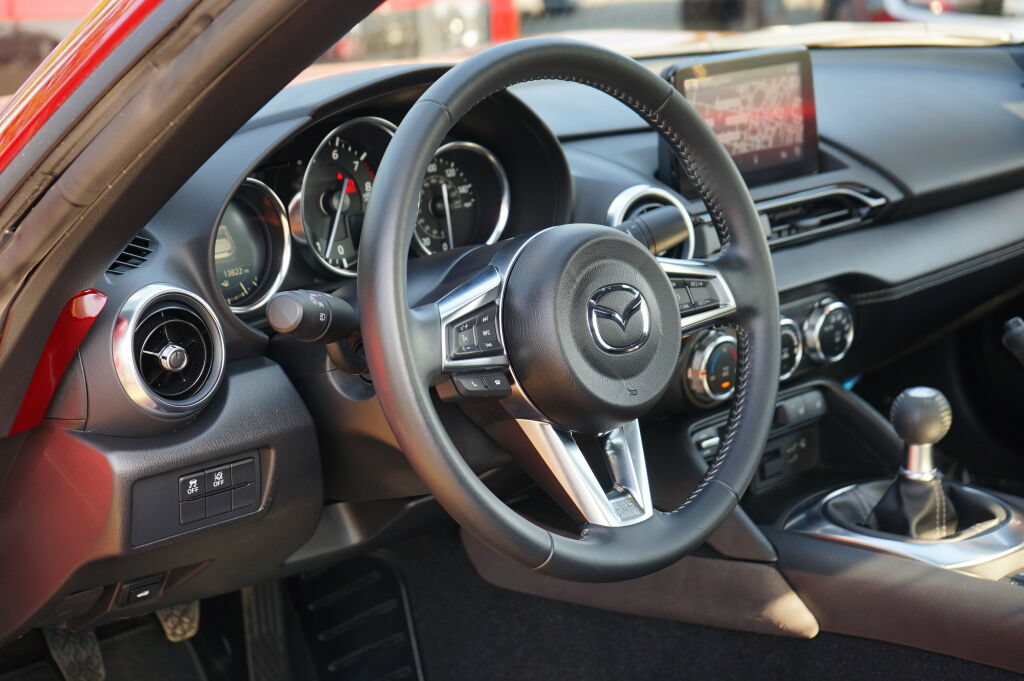 Used 2022 MAZDA MX-5 Miata RF Grand Touring RWD image 26