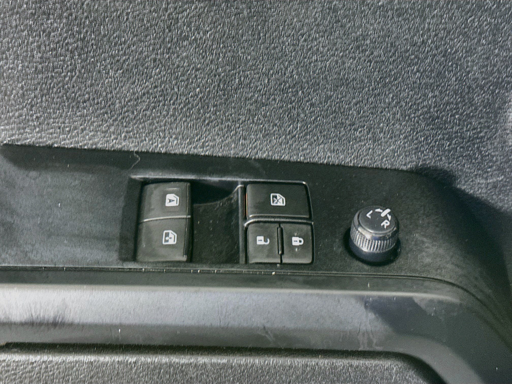Used 2021 Toyota Tacoma SR RWD image 23