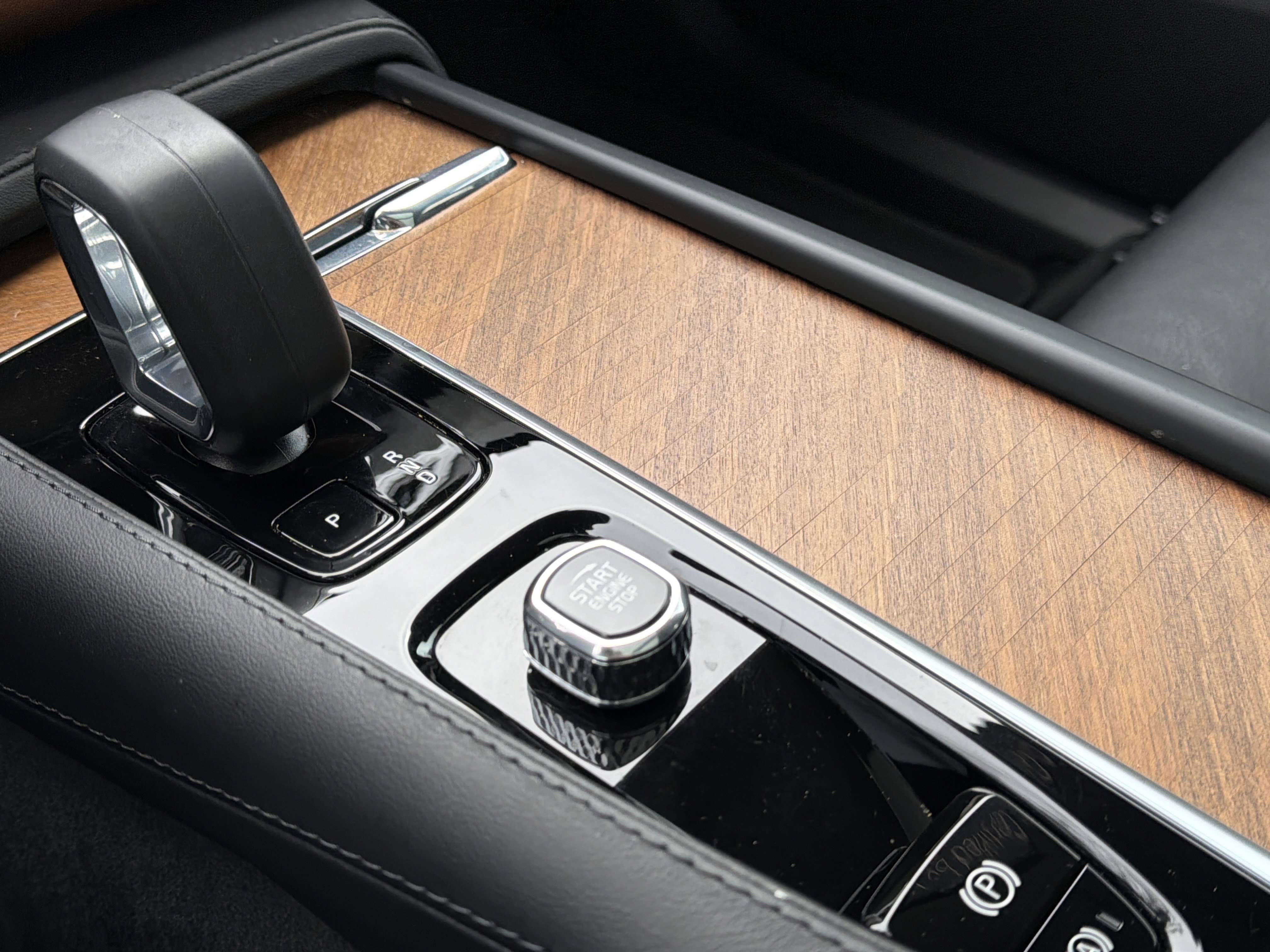 Certified 2024 Volvo XC90 B6 Plus w/ Protection Package Premier image 26