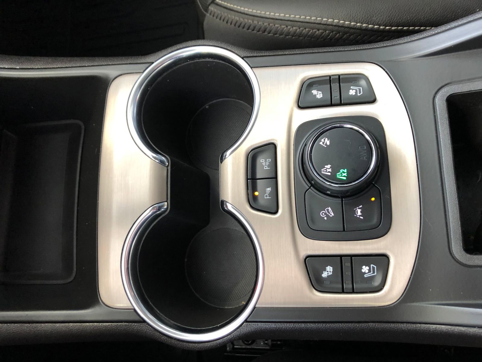 Used 2024 GMC Terrain Denali w/ Denali Premium Package image 26