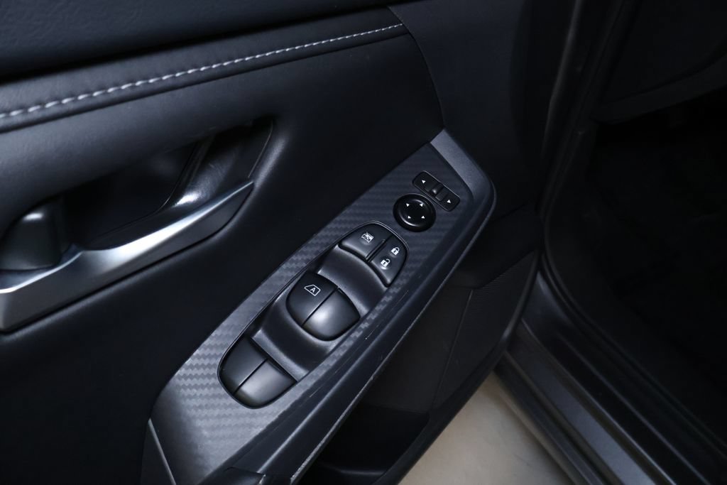 Used 2025 Nissan Sentra SV FWD image 12