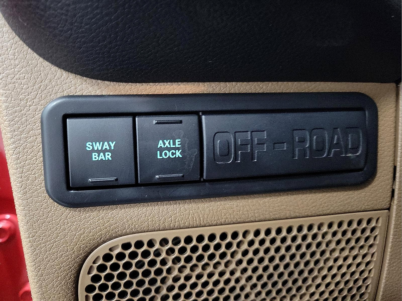 Used 2014 Jeep Wrangler Unlimited Rubicon w/ Connectivity Group image 19