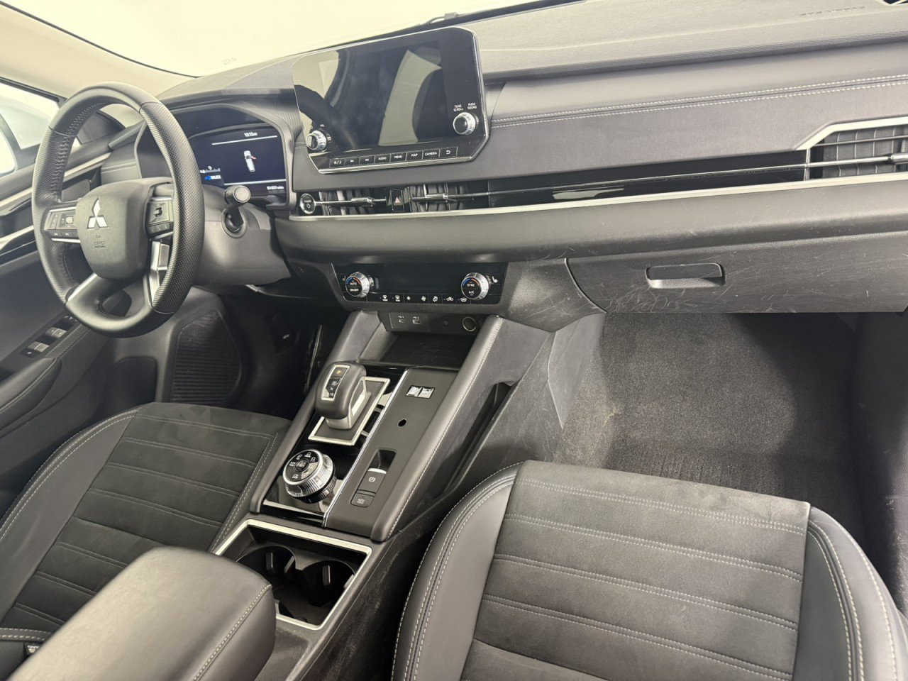 Used 2024 Mitsubishi Outlander SEL AWD/4WD image 11