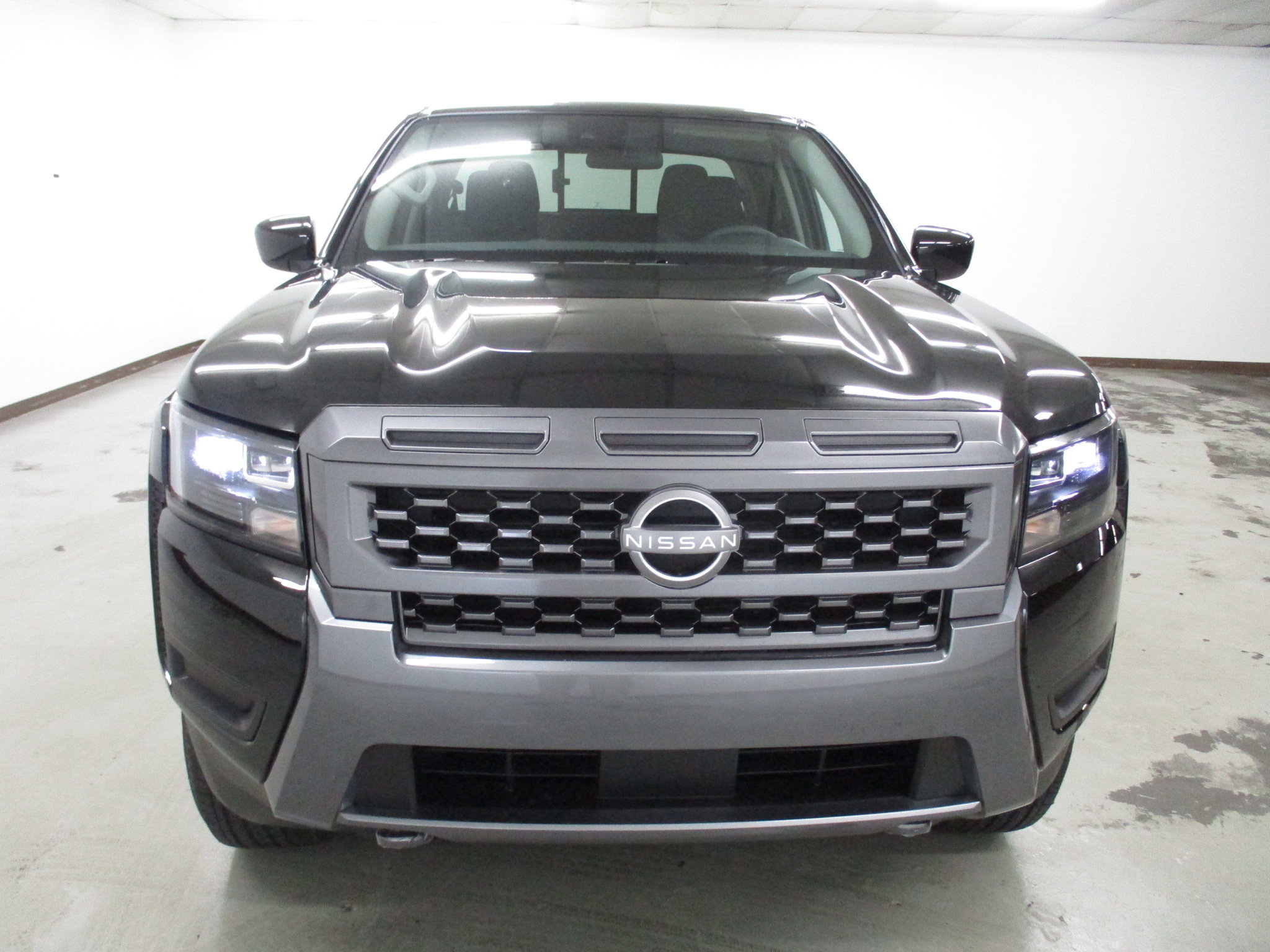 New 2026 Nissan Frontier SV w/ SV Convenience Package AWD/4WD image 2