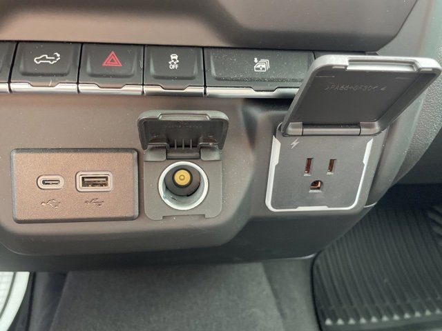 Used 2024 Chevrolet Silverado 2500 Custom w/ Custom Value Package image 23