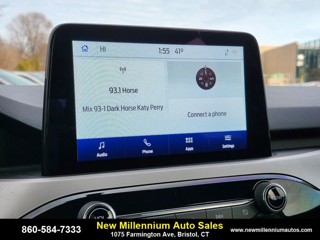 Used 2022 Ford Escape SE w/ Cold Weather Package image 19