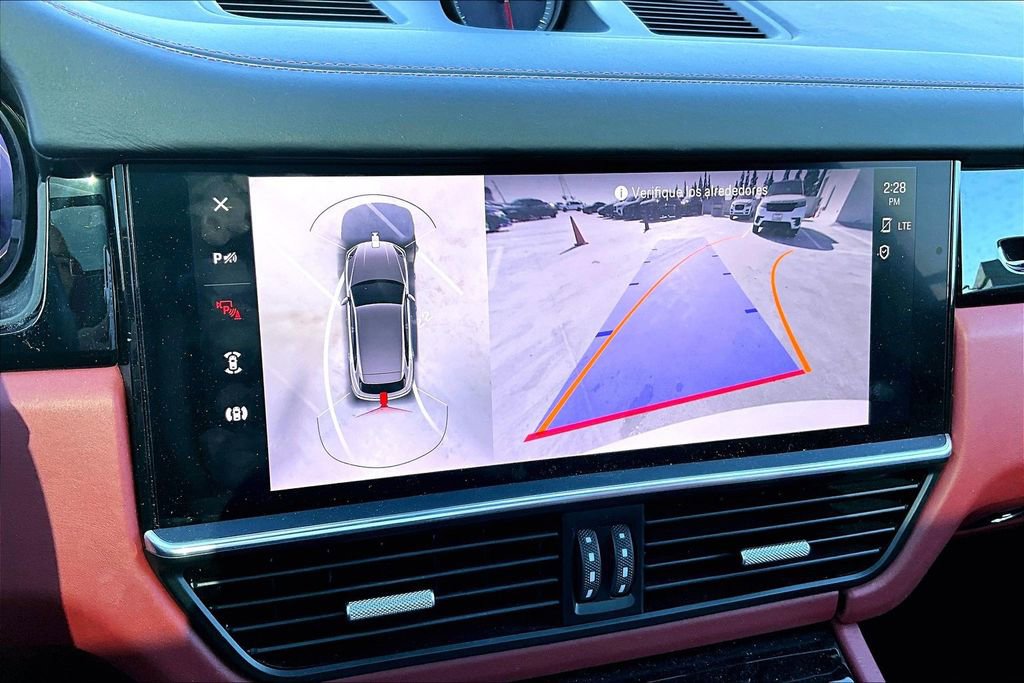 Used 2022 Porsche Cayenne image 14